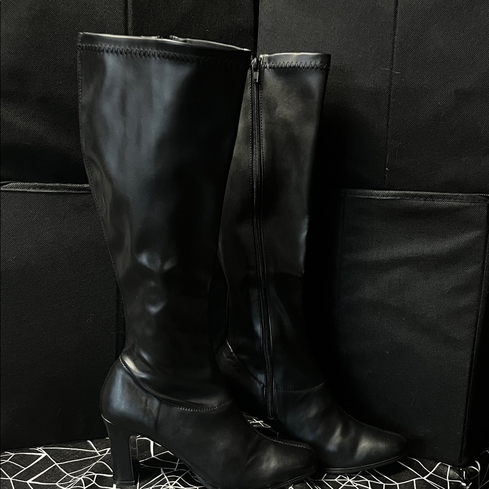Black Knee-High Women's Boots